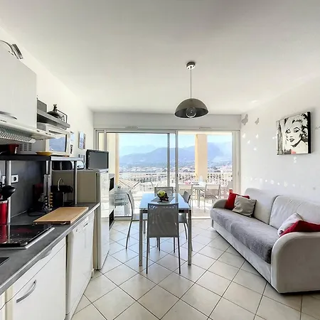 T3 A Calvi Avec Grande Terrasse Et Climatisation - Fr-1-719-41